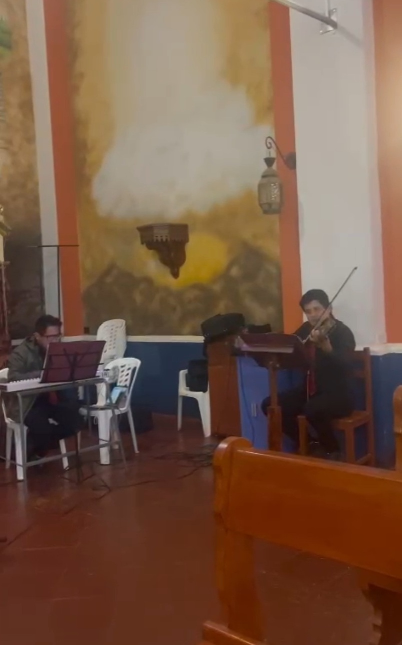 31 de Diciembre del 2024 Misa en honor de los Fundadores Estanislao Meza y Asunción Pariona e hijos Santos, Francisca, Maria Jesús y Andres Meza Pariona.